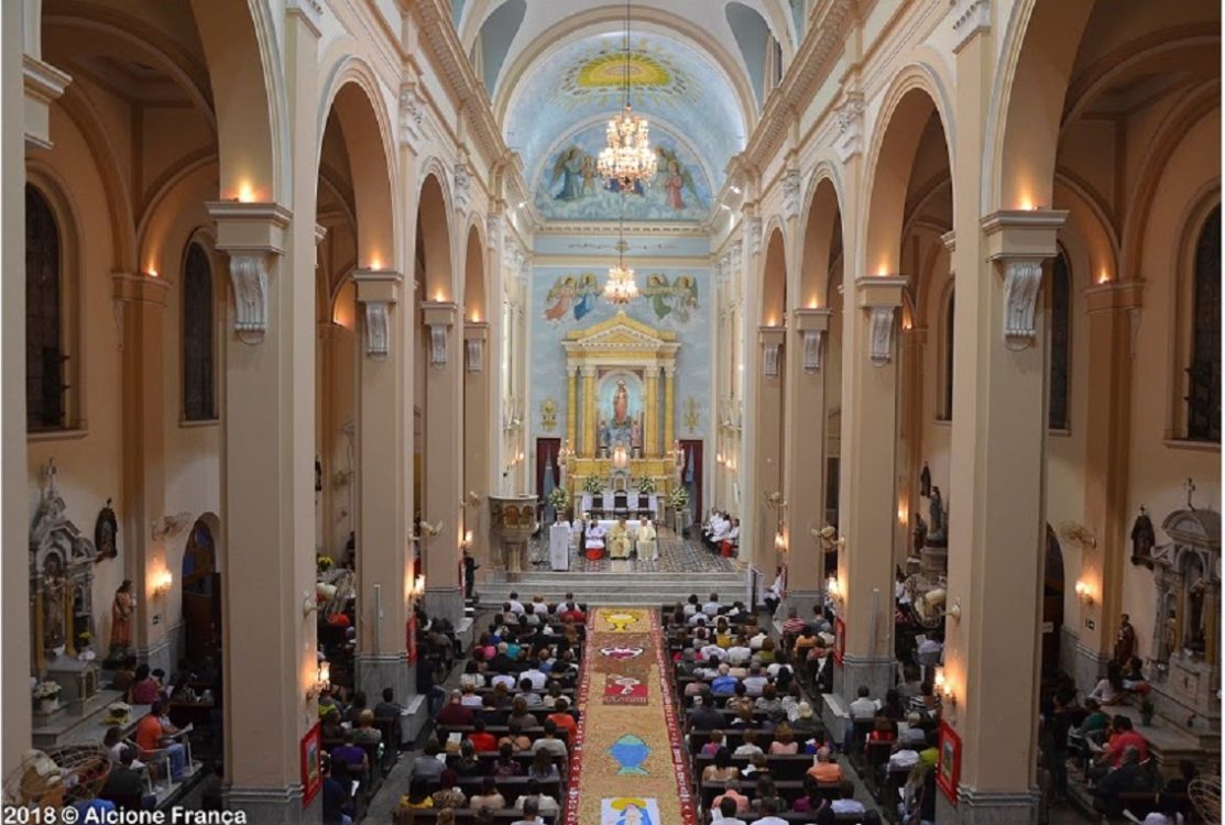 PARÓQUIA DO IMACULADO CORAÇÃO DE MARIA CELEBRA ANOS Paróquia Imaculado Coração de Maria